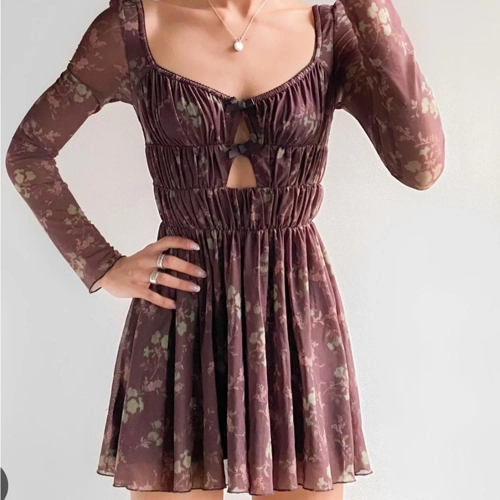 Urban Outfitters Diana Floral Cut Out Romper Brown Green Size L - Picture 7 of 16